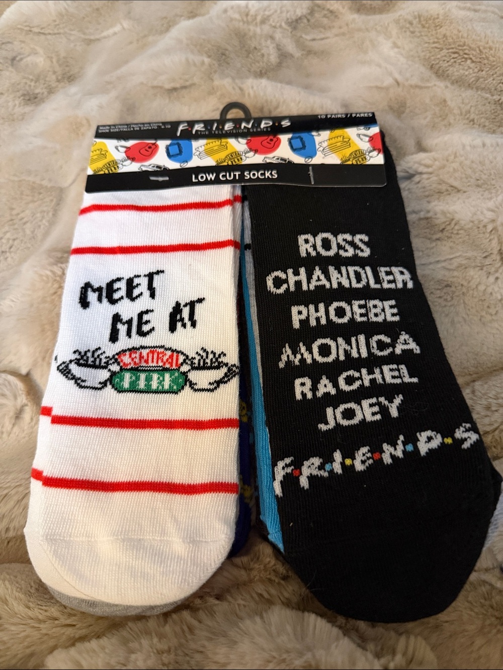 FRIENDS Low Cut Socks - White & Black (Character Names & Central Perk)